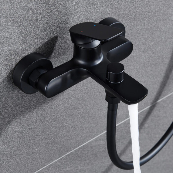 СМЕСИТЕЛЬ B&W UK8303B ДЛЯ ВАННЫ С ЛЕЙКОЙ И ШТАНГОЙ ЧЕРНЫЙ МАТОВЫЙ