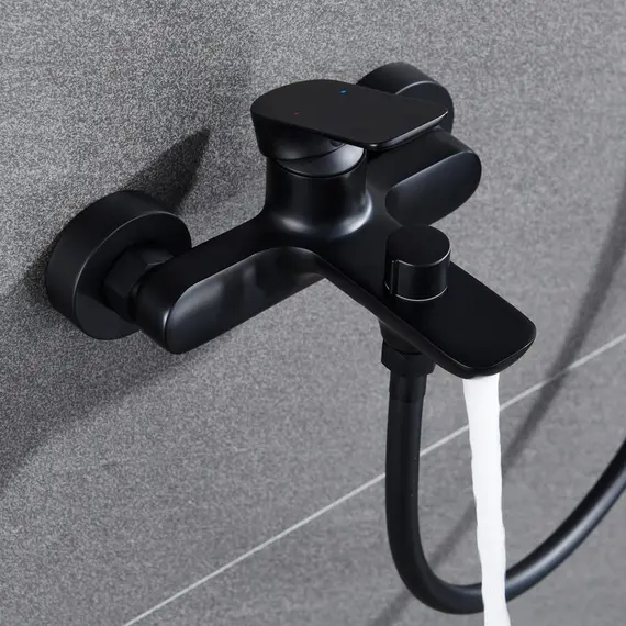СМЕСИТЕЛЬ B&W UK8303B ДЛЯ ВАННЫ С ЛЕЙКОЙ И ШТАНГОЙ ЧЕРНЫЙ МАТОВЫЙ
