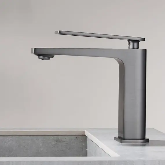 СМЕСИТЕЛЬ ДЛЯ РАКОВИНЫ B&W UK9901MG ВОРОНЕНАЯ СТАЛЬ