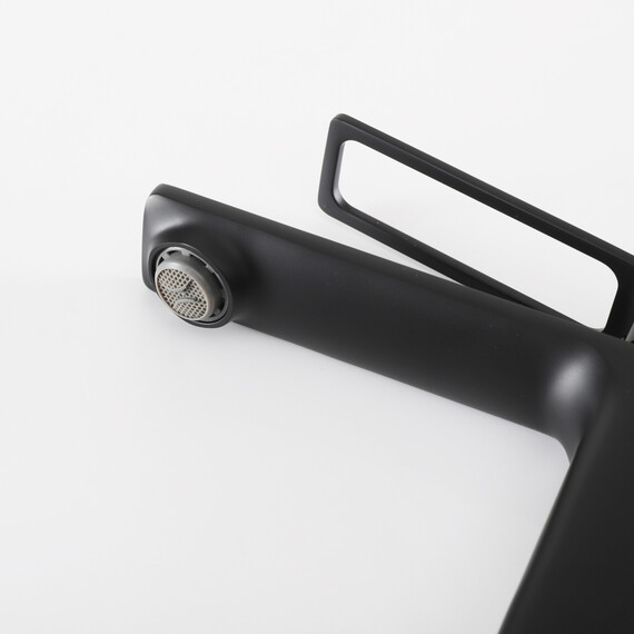 СМЕСИТЕЛЬ ДЛЯ РАКОВИНЫ GID NIAGARA L057-BM-K L057BMK ЧЕРНЫЙ МАТОВЫЙ